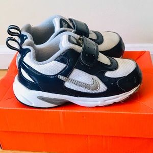Nike toddler sneaker